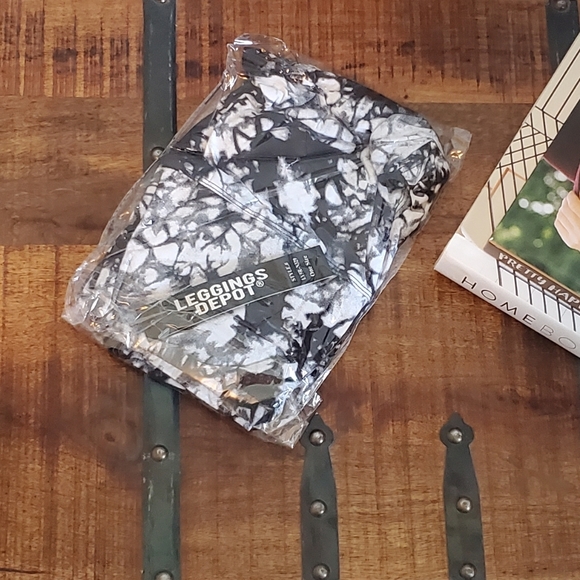 🖤 FINAL MARKDOWN - High Waistband Yoga Leggings 🖤 - Picture 5 of 13